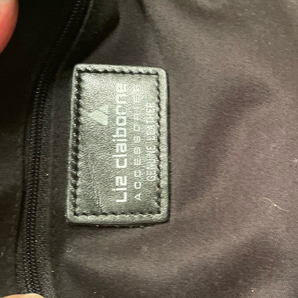 Liz Claiborne Crossbody or shoulder purse Adds a Great pop of green. Gold metal. - Picture 5 of 17